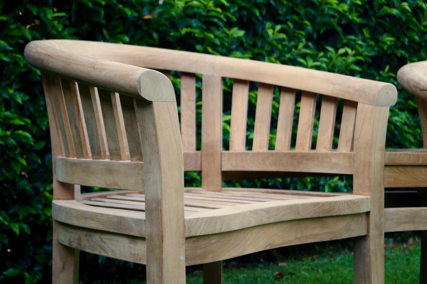 bespoke-love-seat-makemesomethingspecial.com