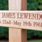 engraved-oak-memorial-cross-makemesomethingspecial.com