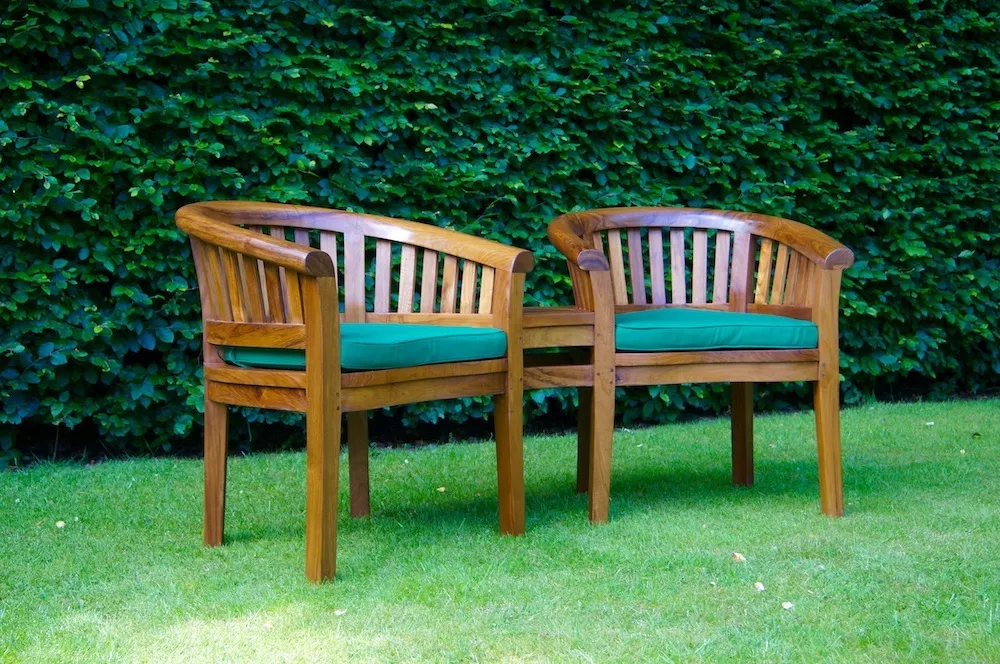 love-seat-gatden-wooden-bench-makemesomethingspecial.com_ love-seat-gatden-wooden-bench-makemesomethingspecial.com