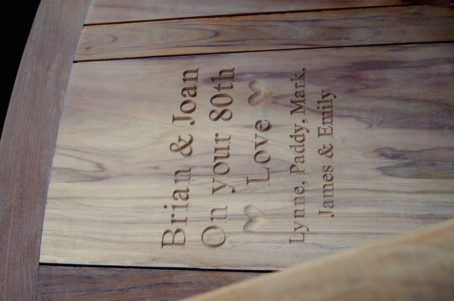 personalised-two-seater-bench-makemesomethingspecial.com